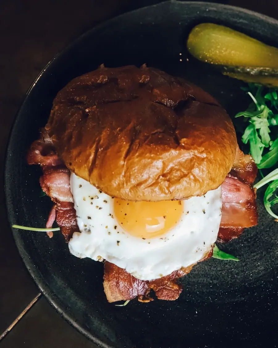 Bacon and egg breakfast roll